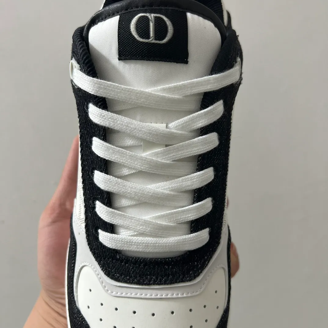 👟👟Ex-factory price 560👟👟 Men's size +10 Dior B27 series ✨2024 upgraded version purchasing agent grade ✨Super🔥sports shoes👫couple shoes. The high version 1:1 adopts oil edge lasting technology, the fabric is imported first-layer cowhide + high-tech fabric, and the inner cowhide + customized lining. TPU original engraved outsole. More than 30 colors of high-soled boots are available. Size: 35-42 for women and 38-46 for men. Bosses are welcome to compare...